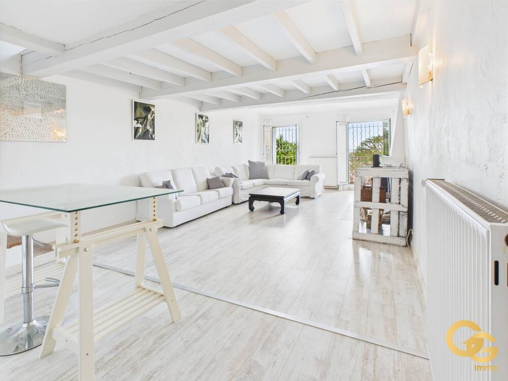 VENTE INTERACTIVE / VENTE AUX ENCHÈRES – Appartement 90 m² avec Vue Mer – Cagnes-sur-Mer, Quartier Historique