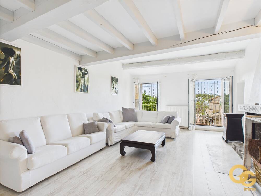 VENTE INTERACTIVE / VENTE AUX ENCHÈRES – Appartement 90 m² avec Vue Mer – Cagnes-sur-Mer, Quartier Historique