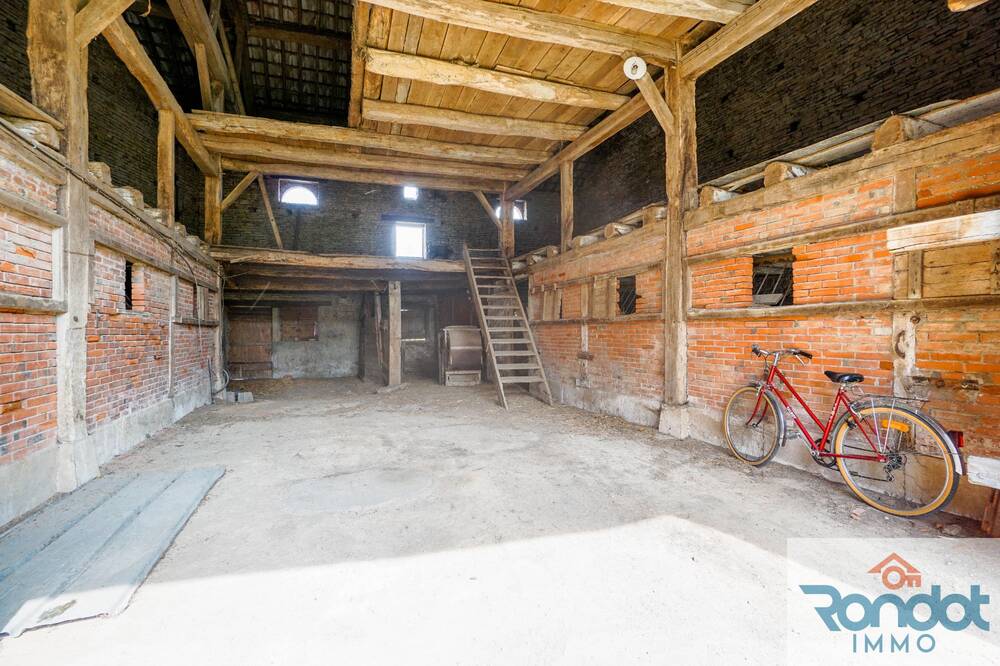 Maison 8 pièces/ 6 chambres de 185 m² sur parcelle de 1940 m² + Dépendances