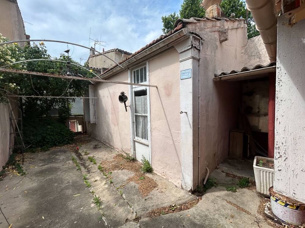 Maison avec cour avec possibilité de faire 2 appartement