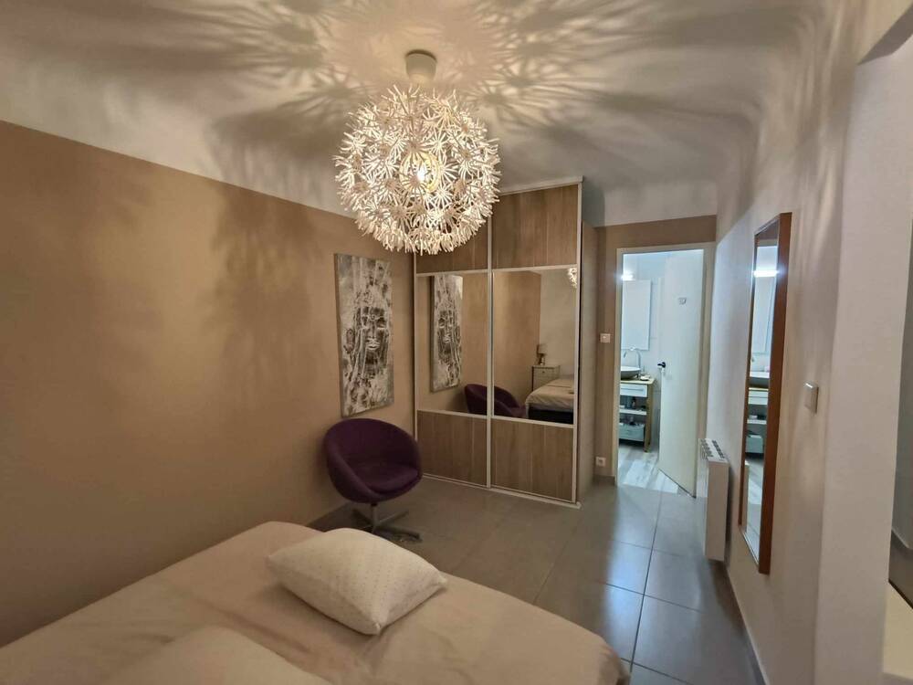 Appartement type 3 neuf + ancien commerce + cave