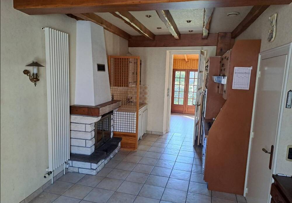 Maison + dépendance + local commercial