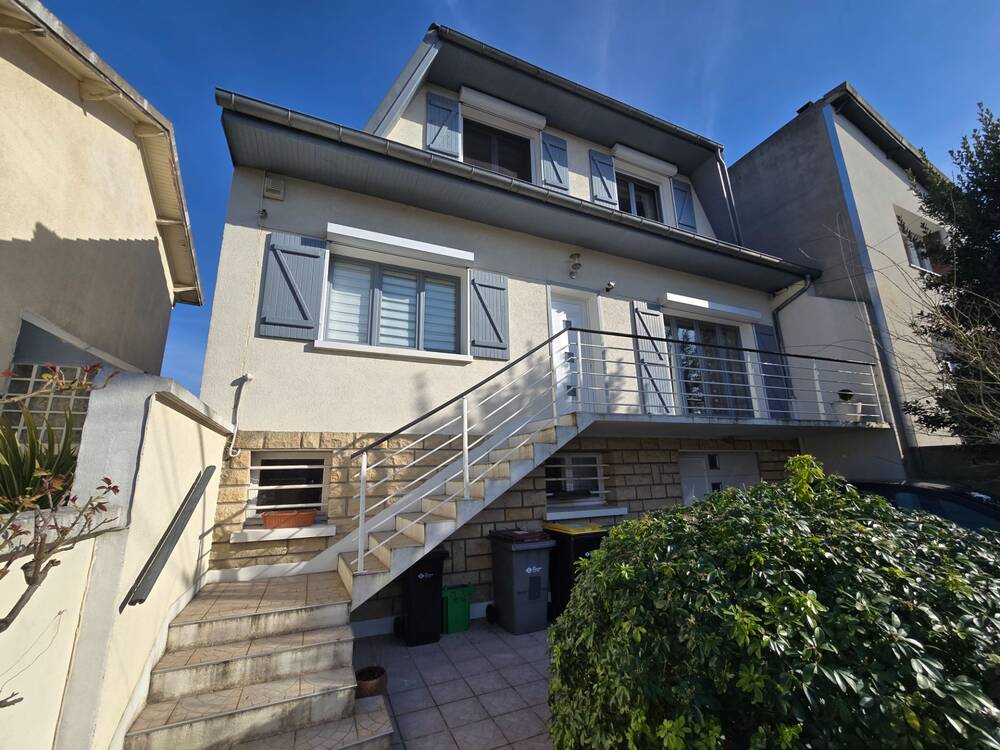 Belle opportunité à saisir : grande maison familiale spacieuse et conviviale