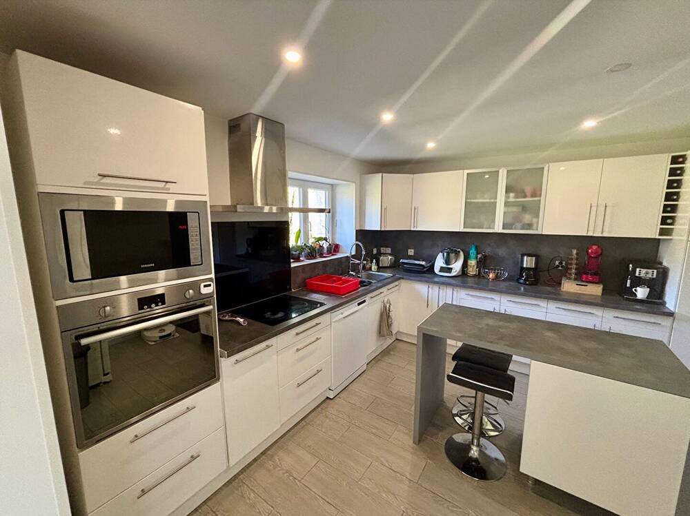 Grande Maison Familiale à Montroy (17220) - 5 chambres, jardin de 1500 m²