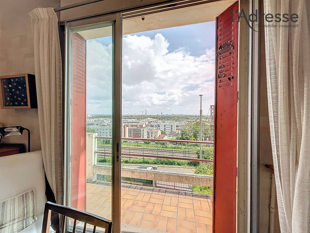 Suresnes - 6 pièces 183m² habitable - Vue Paris *** - Garage - Travaux à prévoir - Potentiel ***