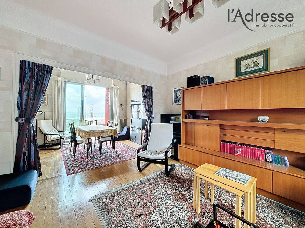 Suresnes - 6 pièces 183m² habitable - Vue Paris *** - Garage - Travaux à prévoir - Potentiel ***
