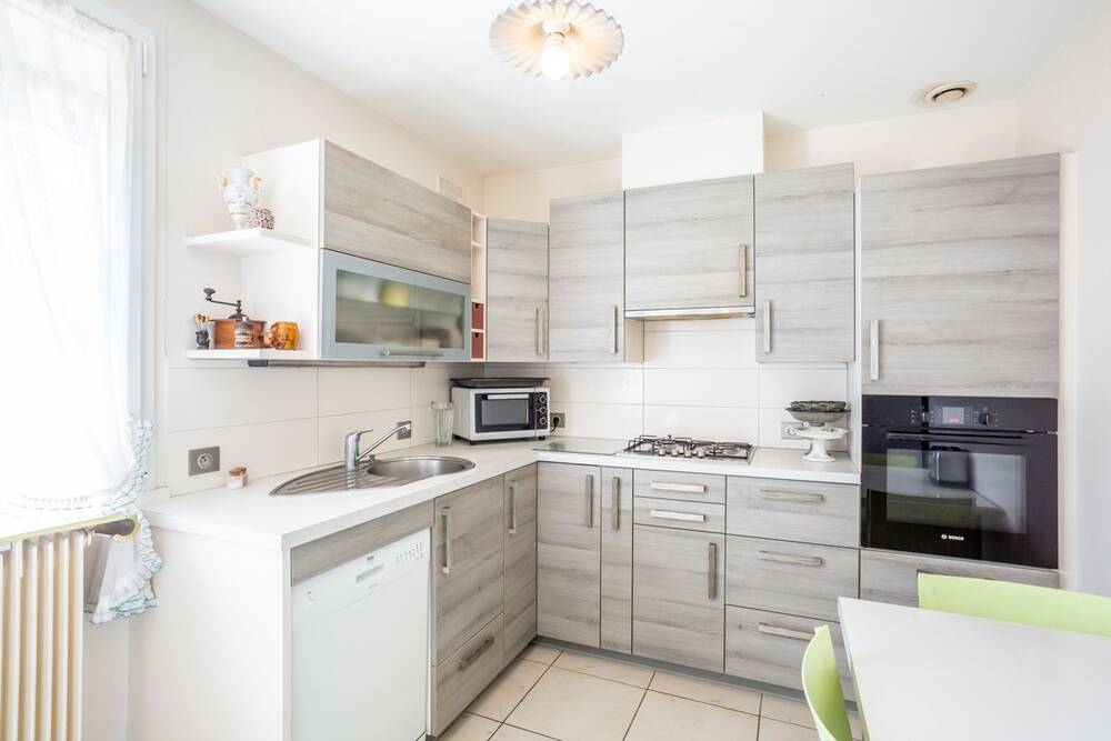 Département Cher 18 - à St Doulchard, dans le bourg, maison de 93 m² habitables, au calme