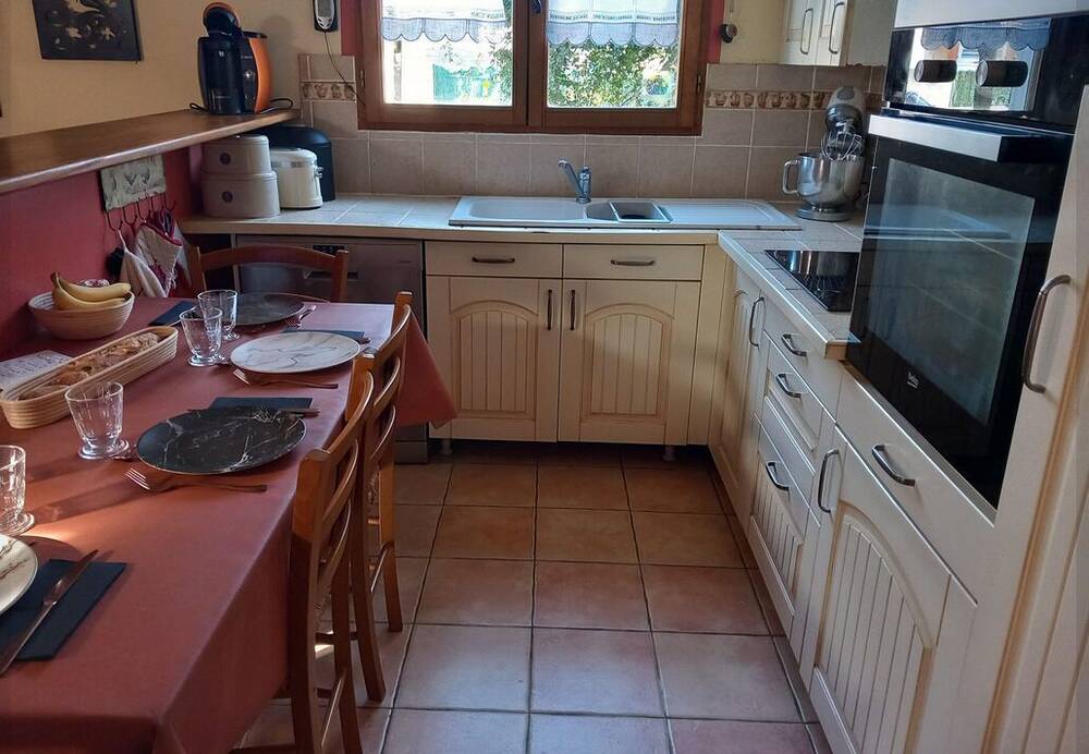 Maison récente avec jardin piscine et dépendances proche Carcassonne