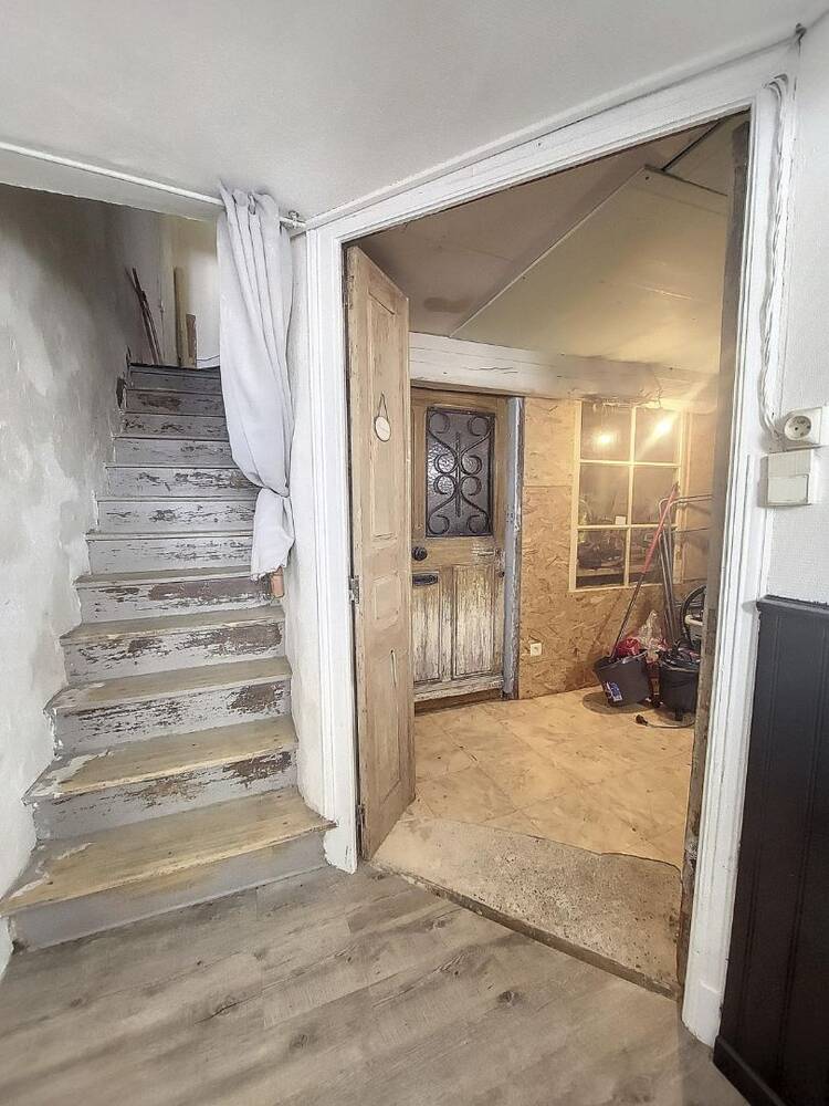 Grande maison de ville avec beaucoup de charme