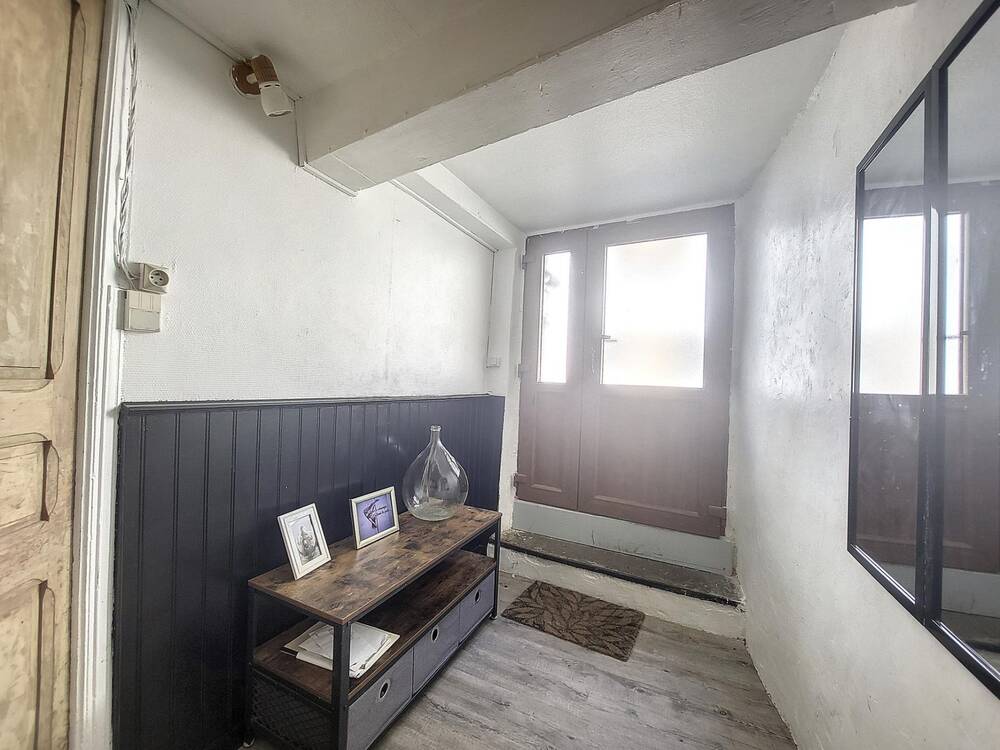Grande maison de ville avec beaucoup de charme