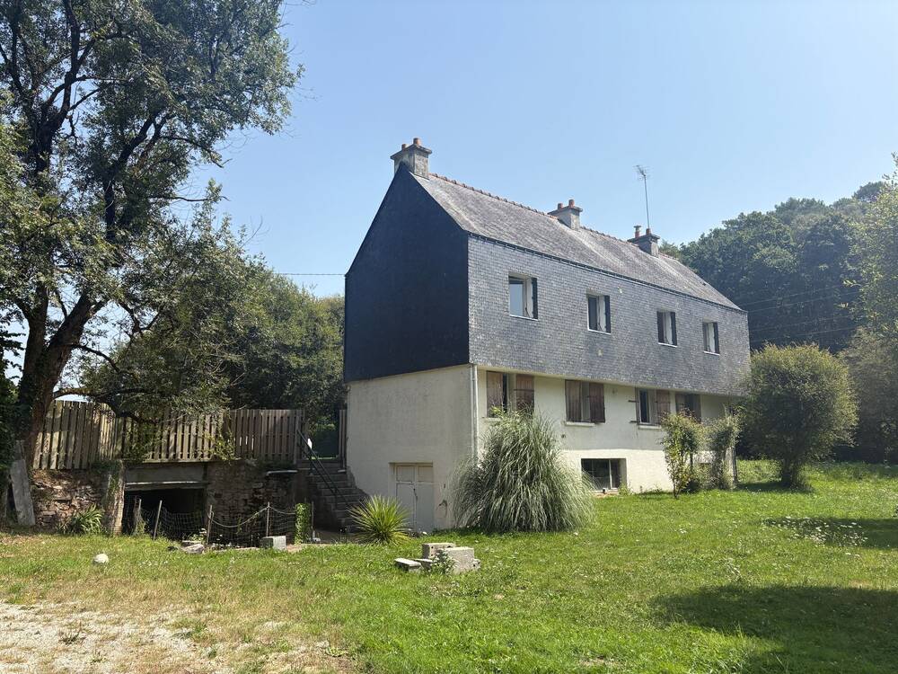Saint-Avé – Maison 131 m² à rénover + dépendances sur 1 hectare – Idéal artisan, chevaux ou projet familial