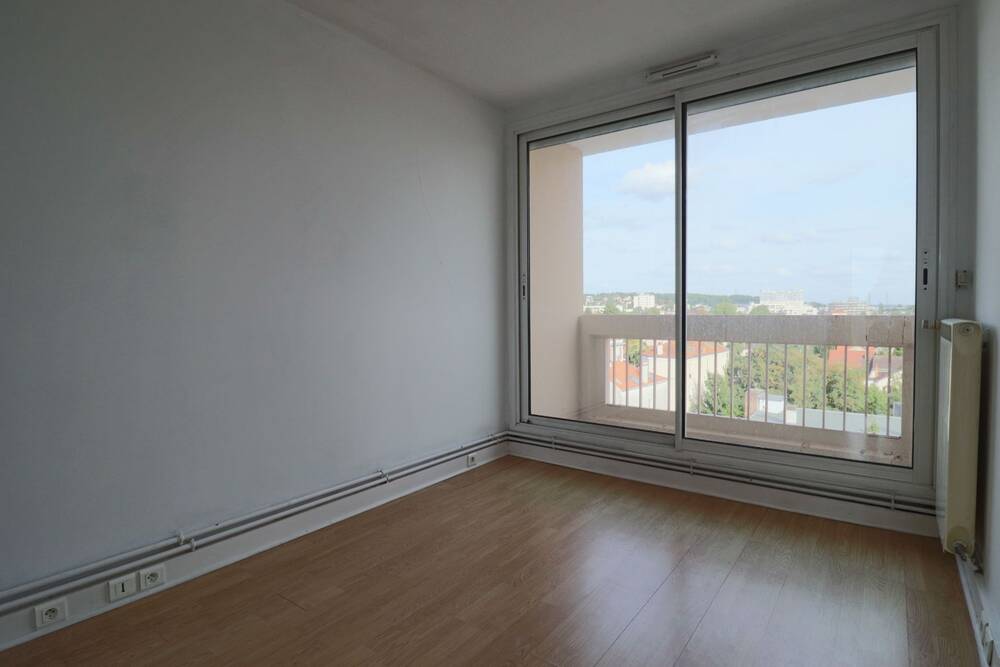 OPPORTUNITÉ A SAISIR PETIT RAINCY 4 PIECES TRAVERSANT