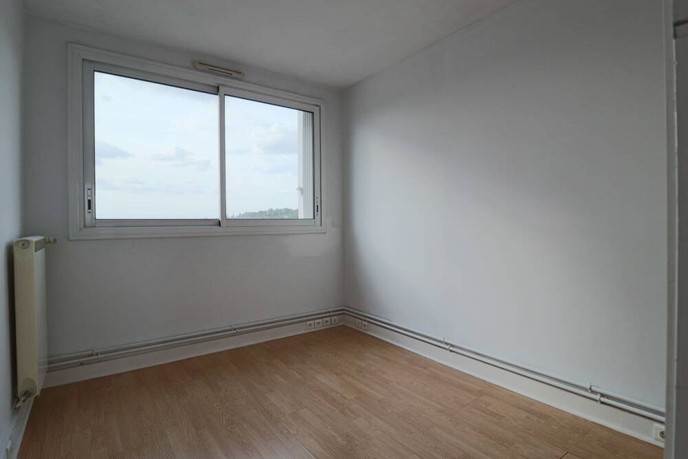 OPPORTUNITÉ A SAISIR PETIT RAINCY 4 PIECES TRAVERSANT