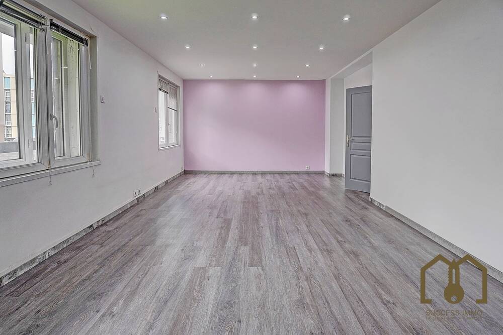 Appartement T4/T5 91,24m² Lyon 8ème possibilité local pro