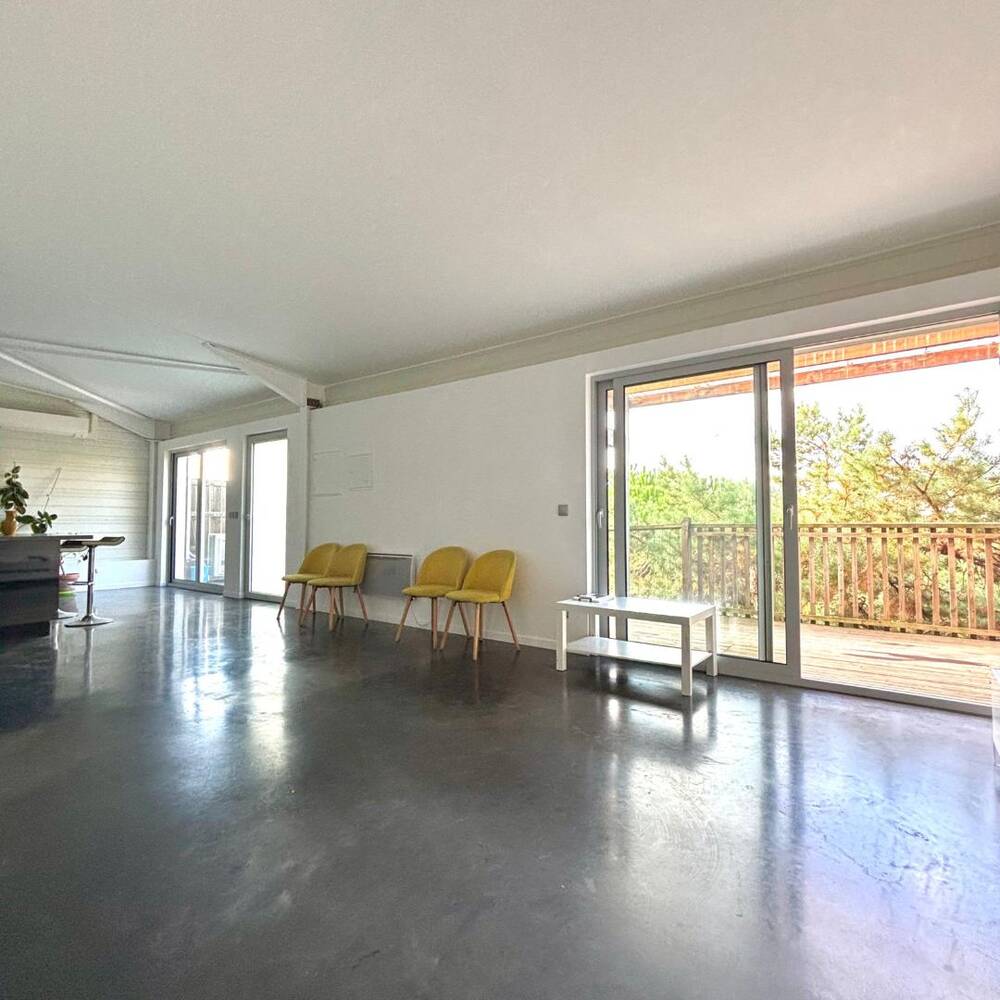 Appartement T4 toit terrasse et place de parking