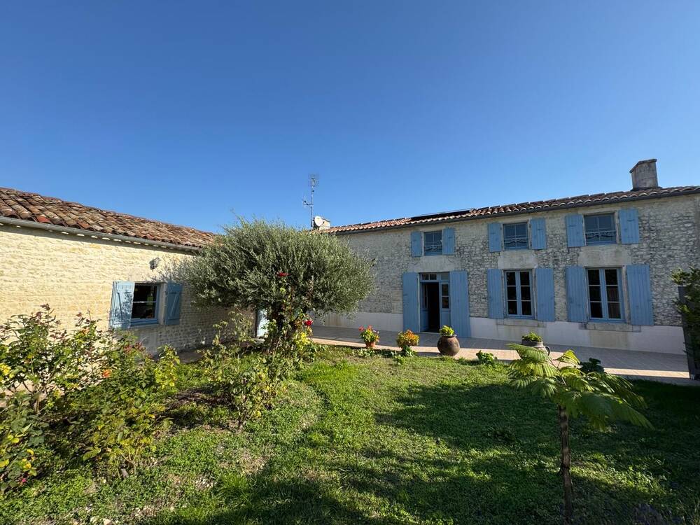 MAISON de Charme à VERRIERES