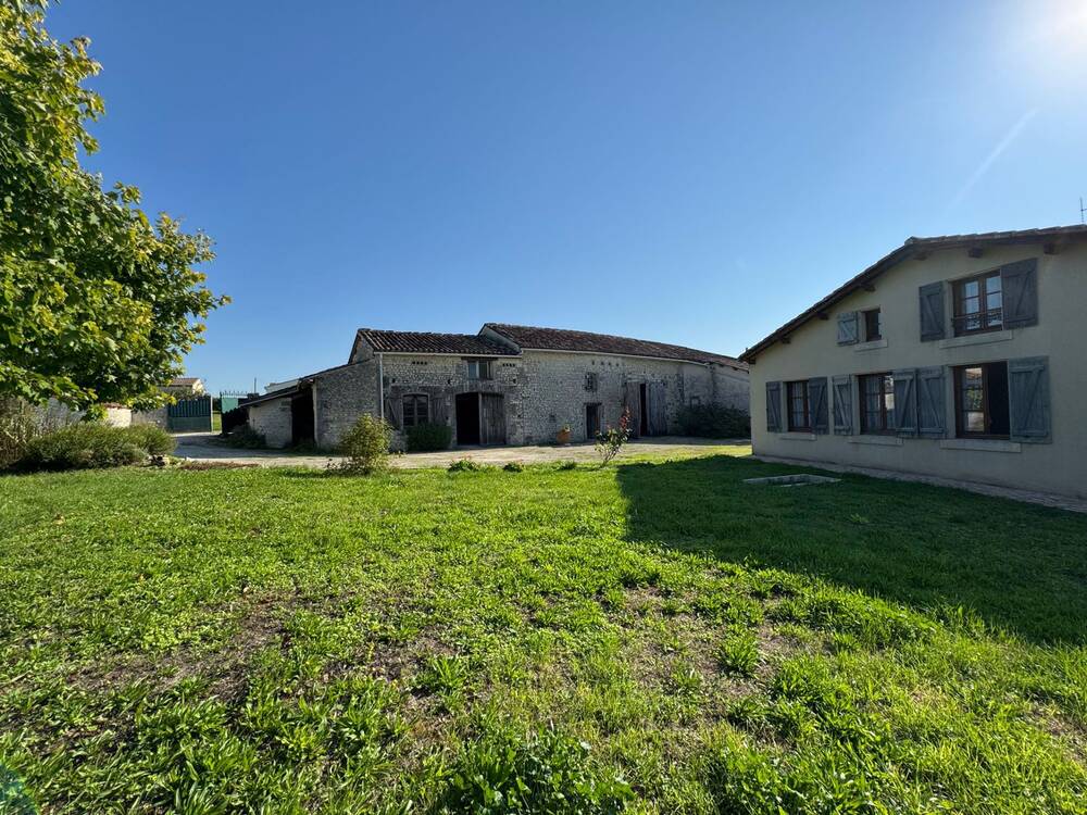 MAISON de Charme à VERRIERES