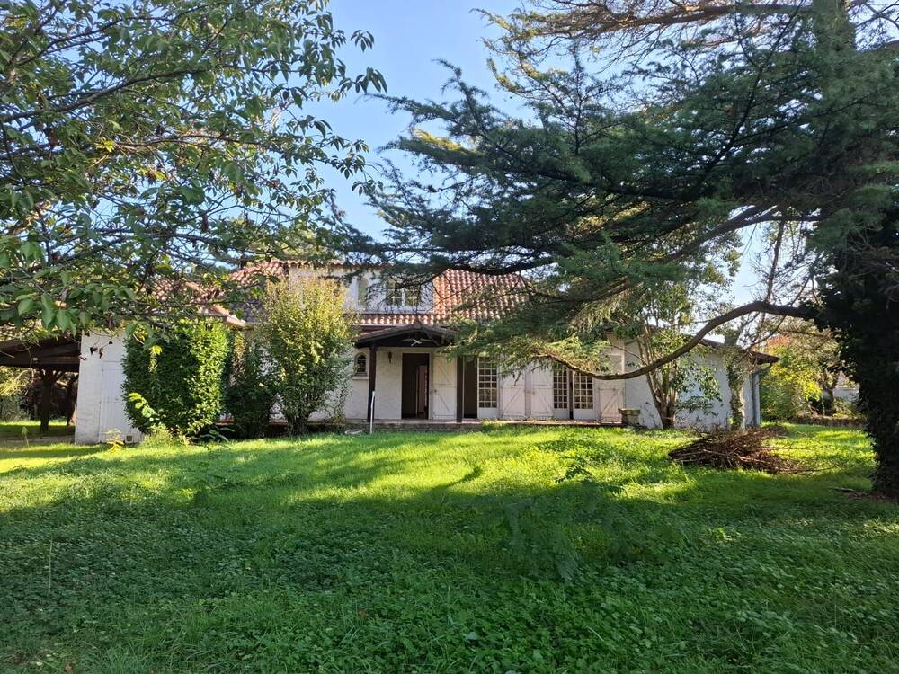 Maison au calme à l'entrée de Deyme