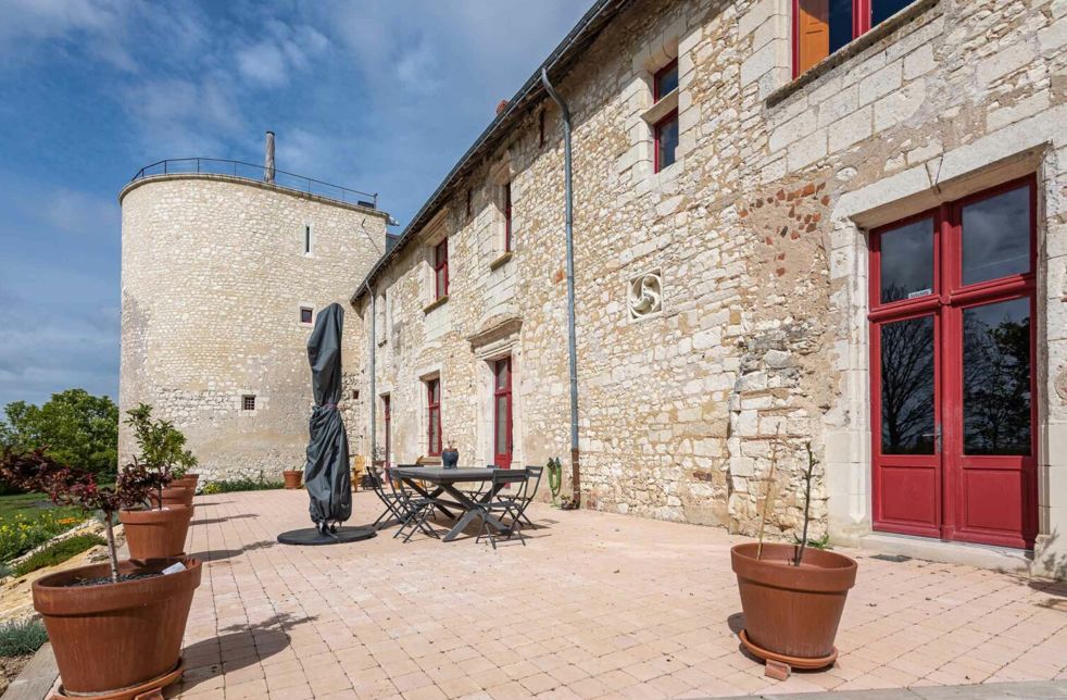 Château d’exception – 667 m² habitables sur près de 2 hectares – prestations haut de gamme