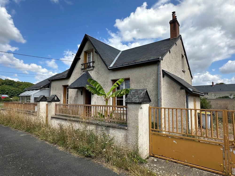 A 7' Ouest de Vendôme , maison à rénover
