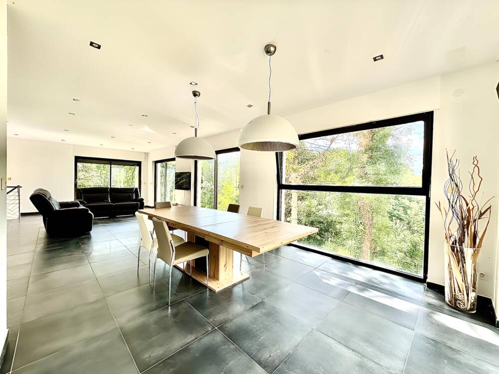 PROPRIÉTÉ 5 PIÈCES DE 208 M² EN PLEINE NATURE!