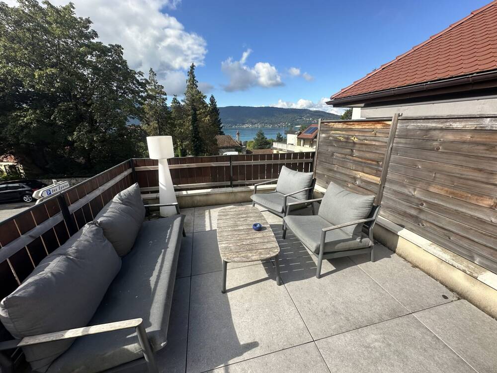 Idéalement située à VEYRIER DU LAC