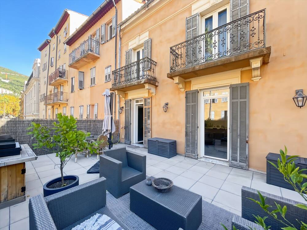 APPARTEMENT 3P AVEC TERRASSE CENTRE VILLE GRASSE