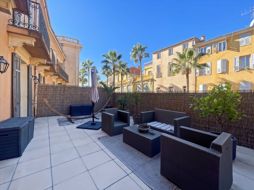 APPARTEMENT 3P AVEC TERRASSE CENTRE VILLE GRASSE