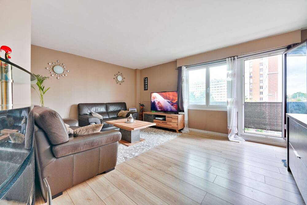 Appartement - 121,01 m² - 6 pièces