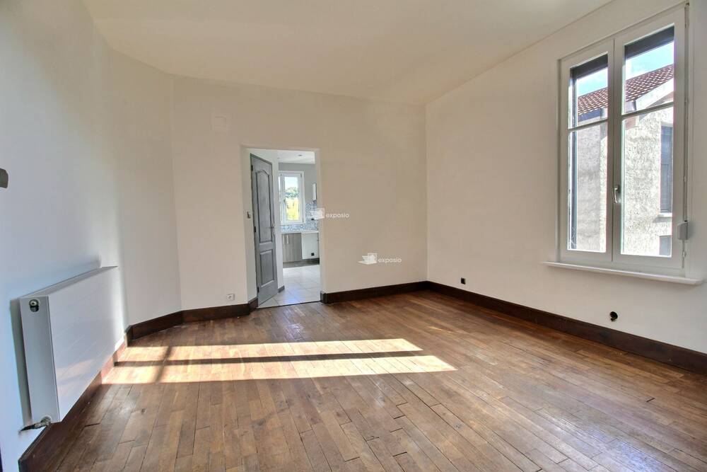 MAISON DE VILLE MARBACHE AVEC GARAGE ET JARDIN