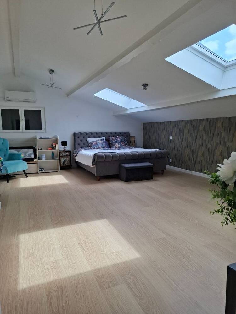 Maison - 213 m² - 8 pièces