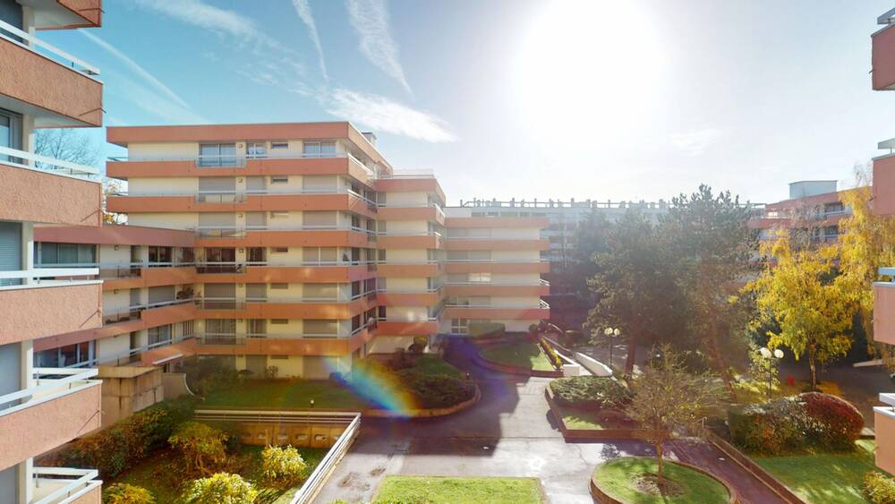 A SAISIR - Vaste pied à Terre dans le Triangle d'Or