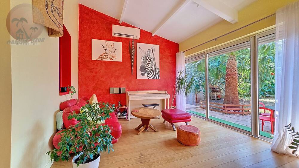 CANNES-LA-BOCCA à vendre maison 6 pièces de 131 m² sur un terrain de 400 m²