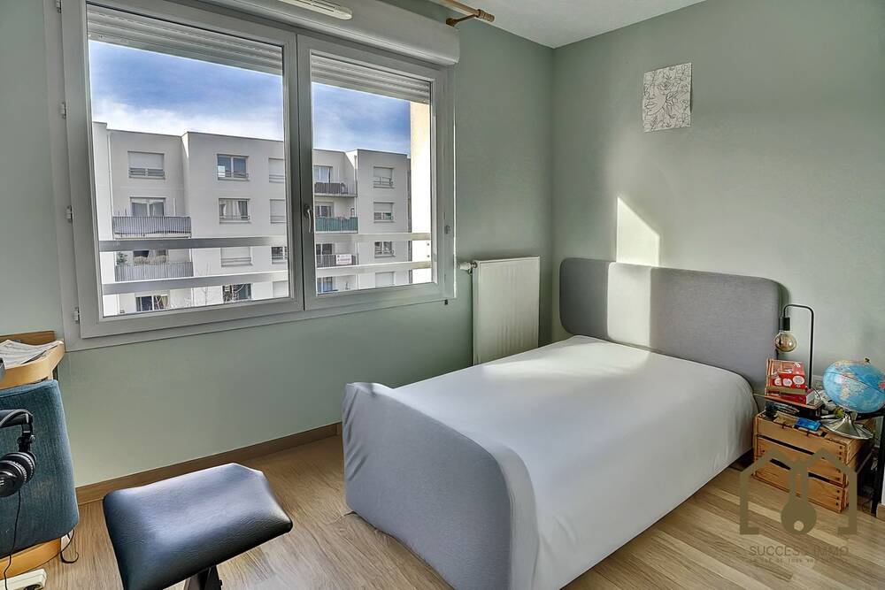 Appartement T4 74,44m² balcon+garage double Vaulx-en-Velin vente interactive