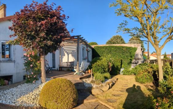 VOLUME EXCEPTIONNEL AU COEUR DU BOURG