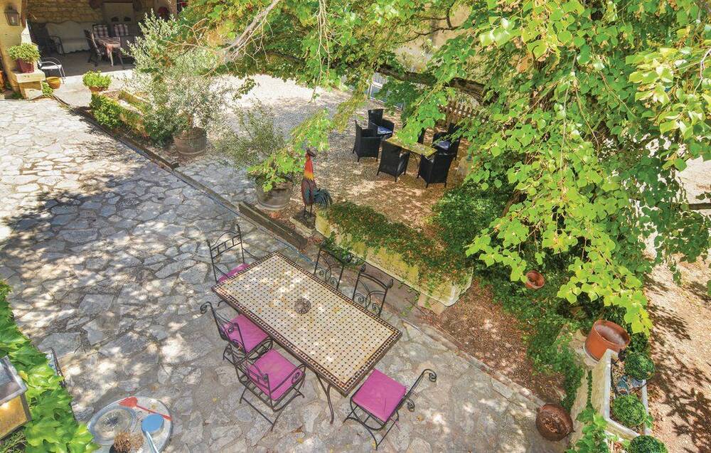 Mas du XVIII siècle à rénover