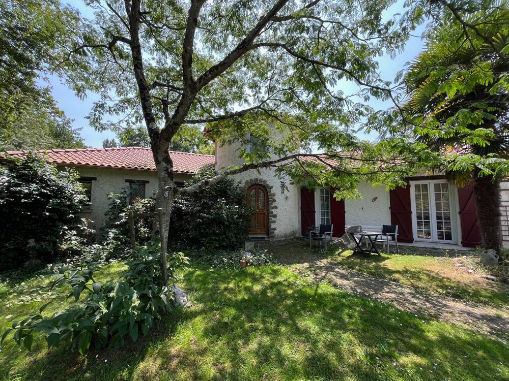 Maison avec piscine au coeur de La Séguinière