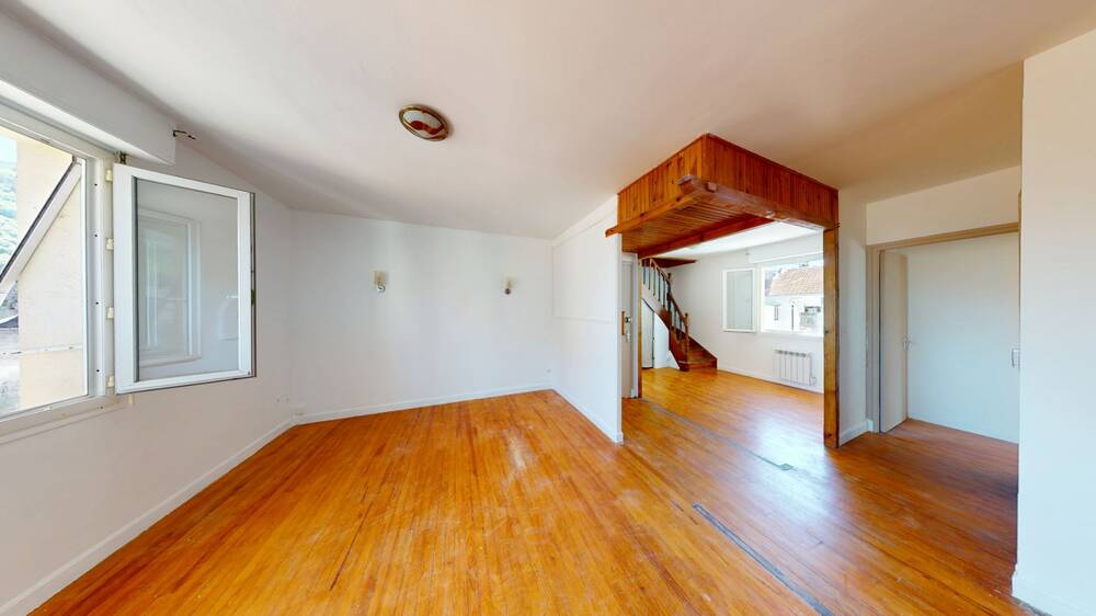 T4 Duplex Hyper centre Lourdes