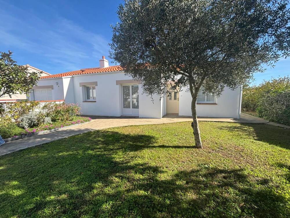 SOULLANS -Maison centre ville - 2 chambres - 2 garages