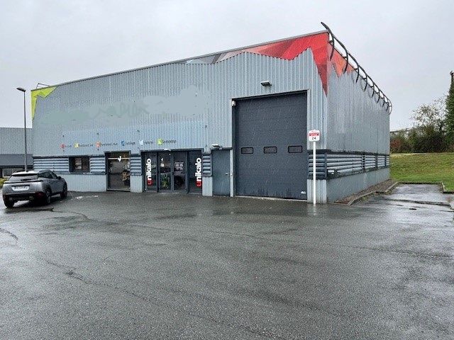 LOCAL D'ACTIVITE A VENDRE