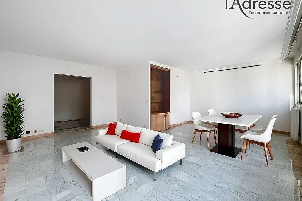 Suresnes Centre 5 pièces 105 m2 avec box