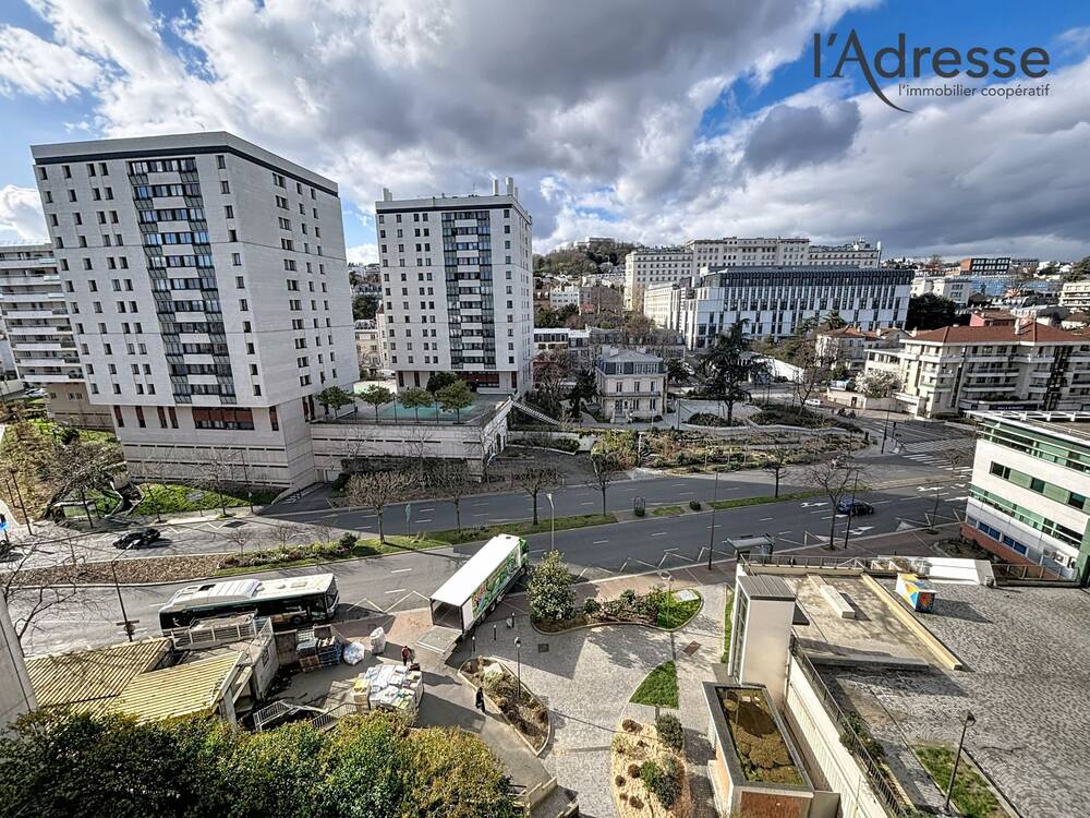 Suresnes Centre 5 pièces 105 m2 avec box