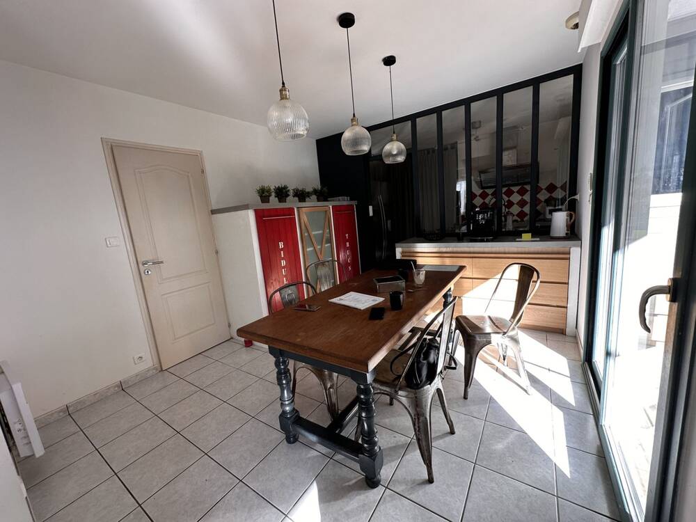 Maison familial dans son écrin de verdure