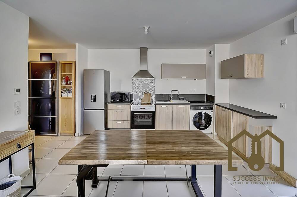 Appartement T3 69,50m² balcon+garage Vénissieux