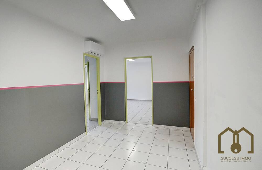 Appartement T3/local professionnel 77,29m² grande terrasse cave+parking Vaulx-en-Velin Centre