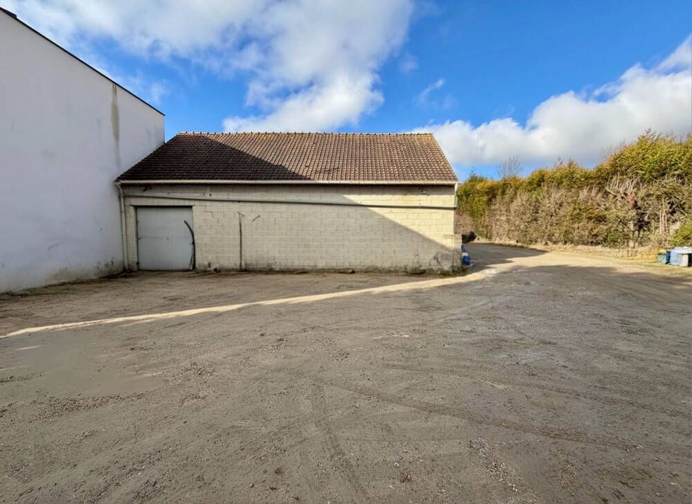 Entrepôt de 110m2 avec changement de destination possible