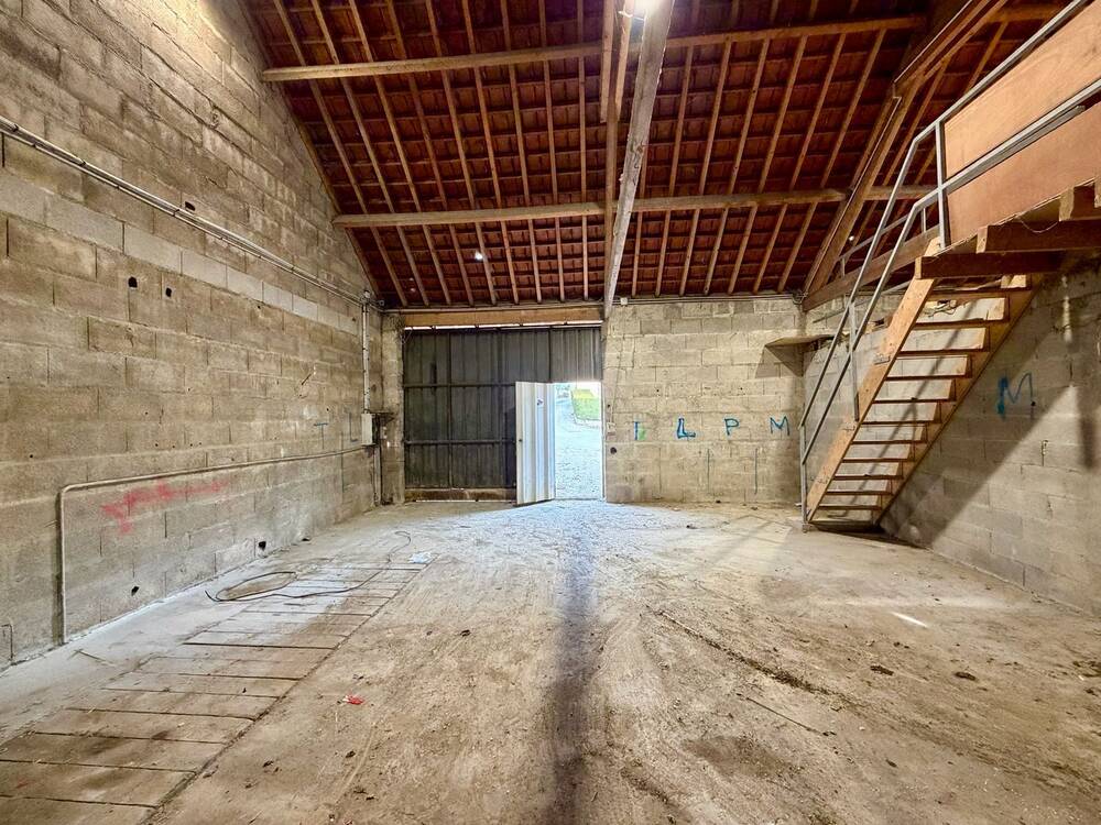Entrepôt de 110m2 avec changement de destination possible