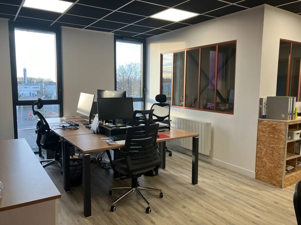 PLATEAU DE BUREAUX