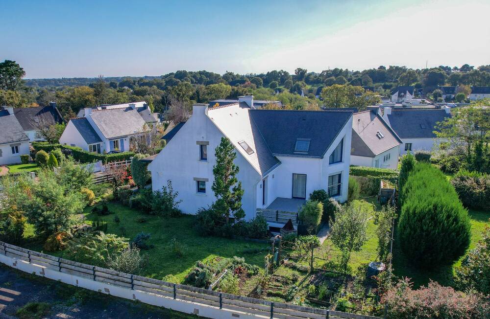 Maison de standing rénovée – Volumes, prestations haut de gamme et studio indépendant