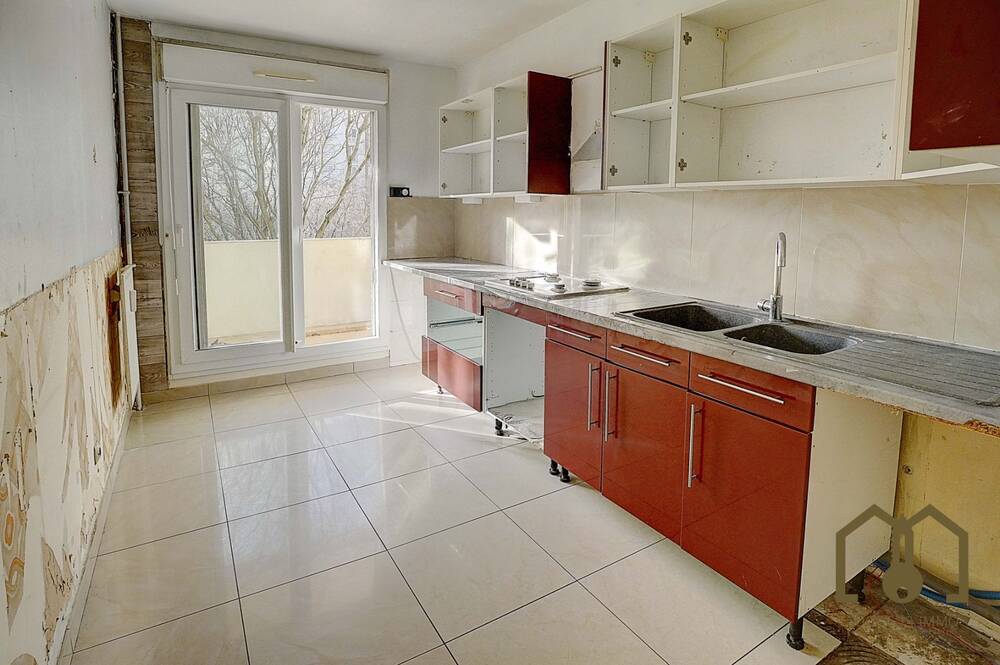 Appartement T5 82,68m² + balcon - Vaulx-en-Velin